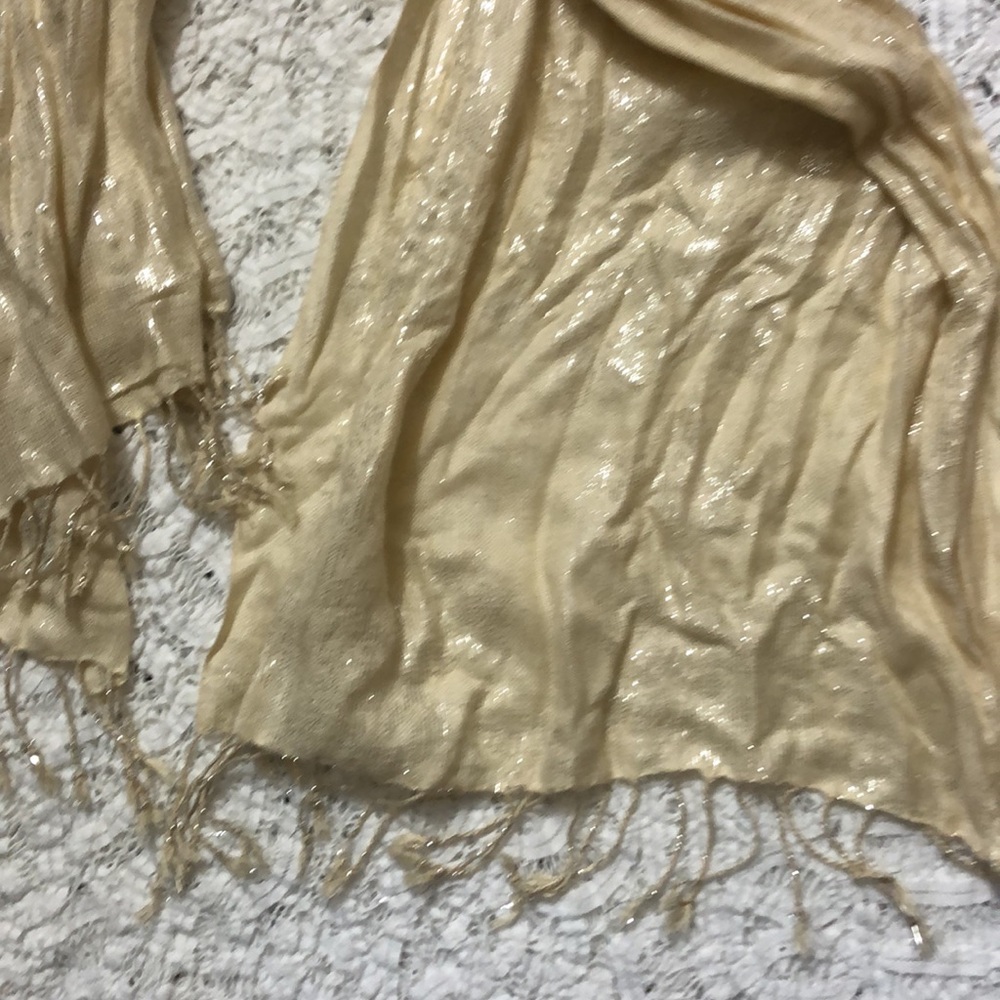 Used scarf size 20x72 - Picture 2 of 7